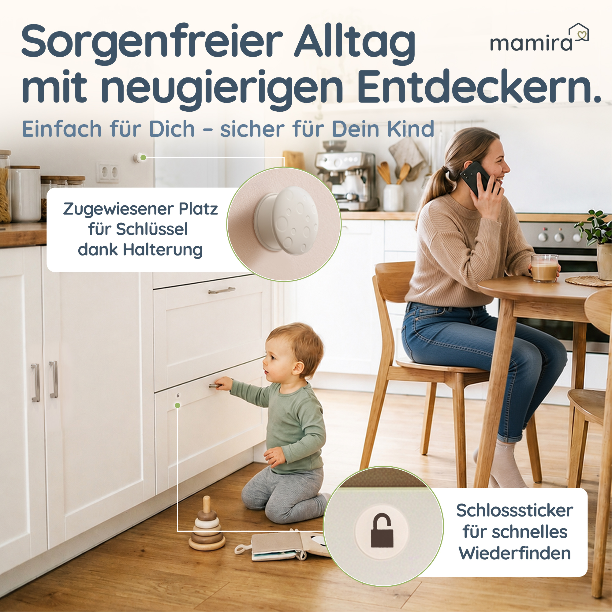 Sorgenfreier Alltag: Mutter in der Küche mit spielendem Kind